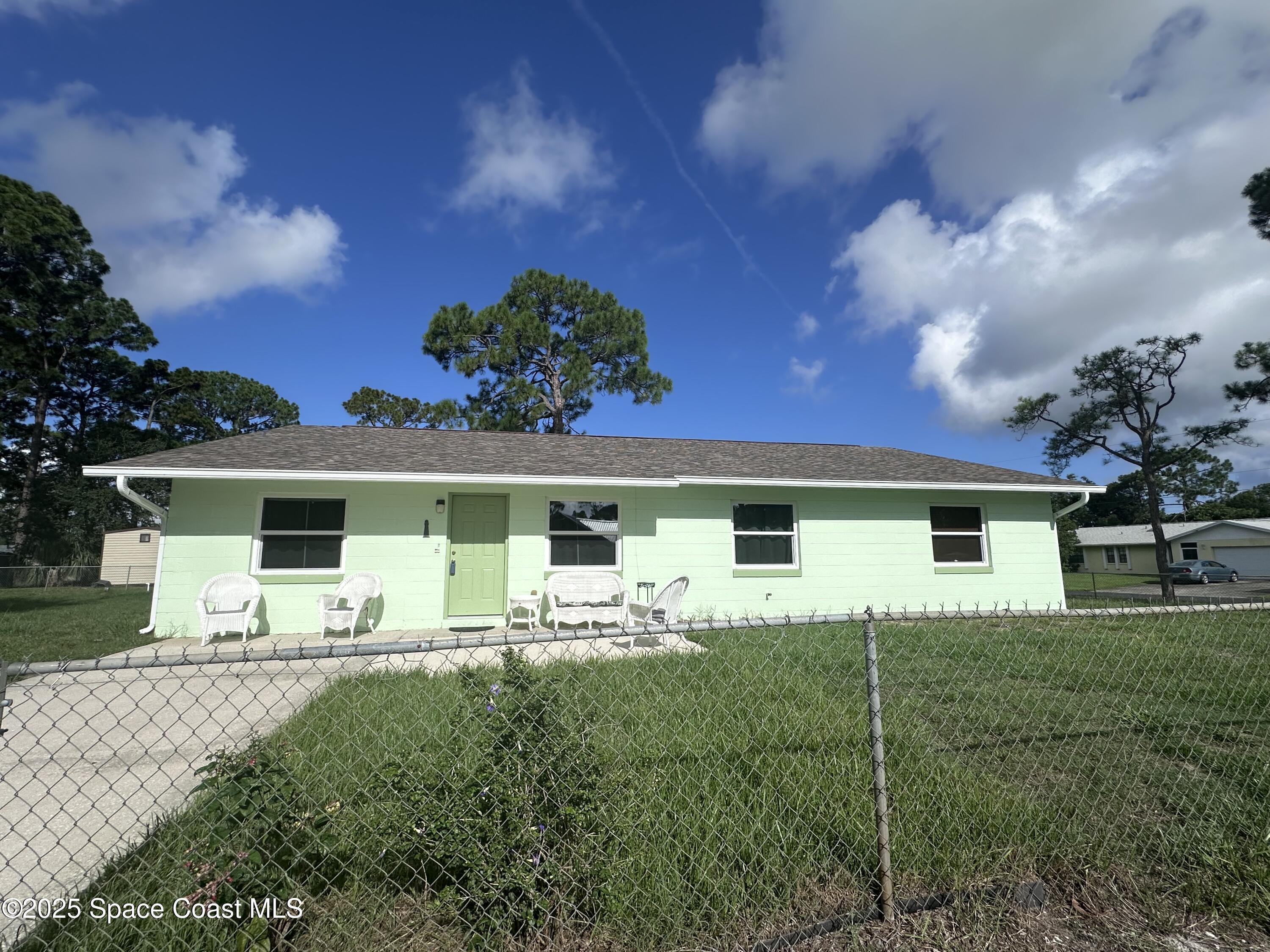 Property Photo: 6450 Ember Avenue FL 32927