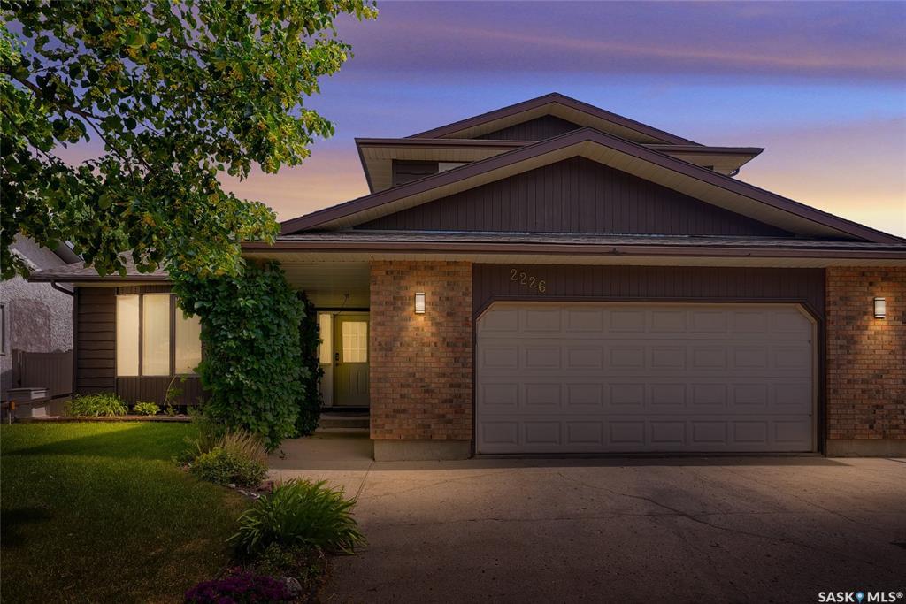 Property Photo:  2226 Hanover Crescent E  SK S4V 0Z6 