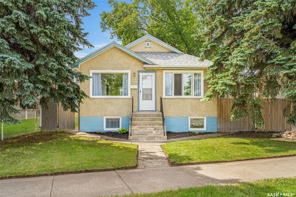 Property Photo: 327 River Street E SK S6V 0A3