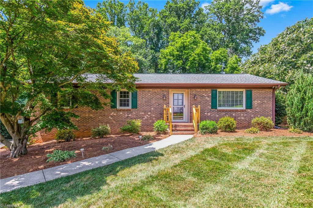 Property Photo: 2150 Larkwood Drive NC 27040