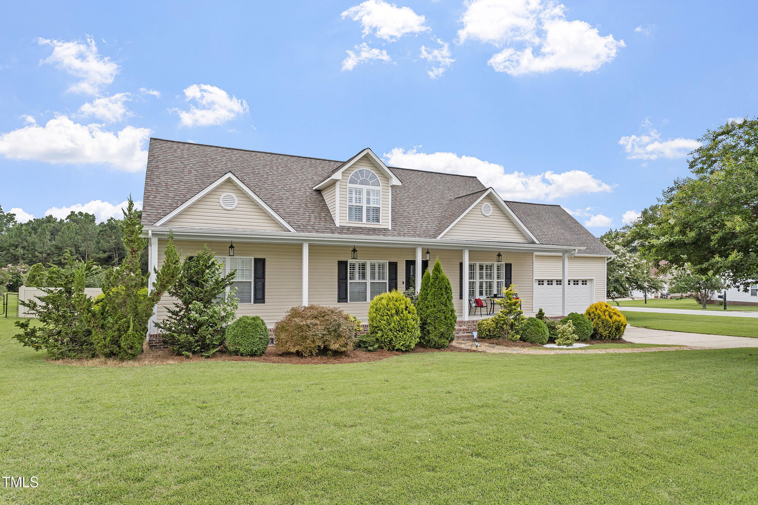 Property Photo: 94 Bridle Drive NC 27501