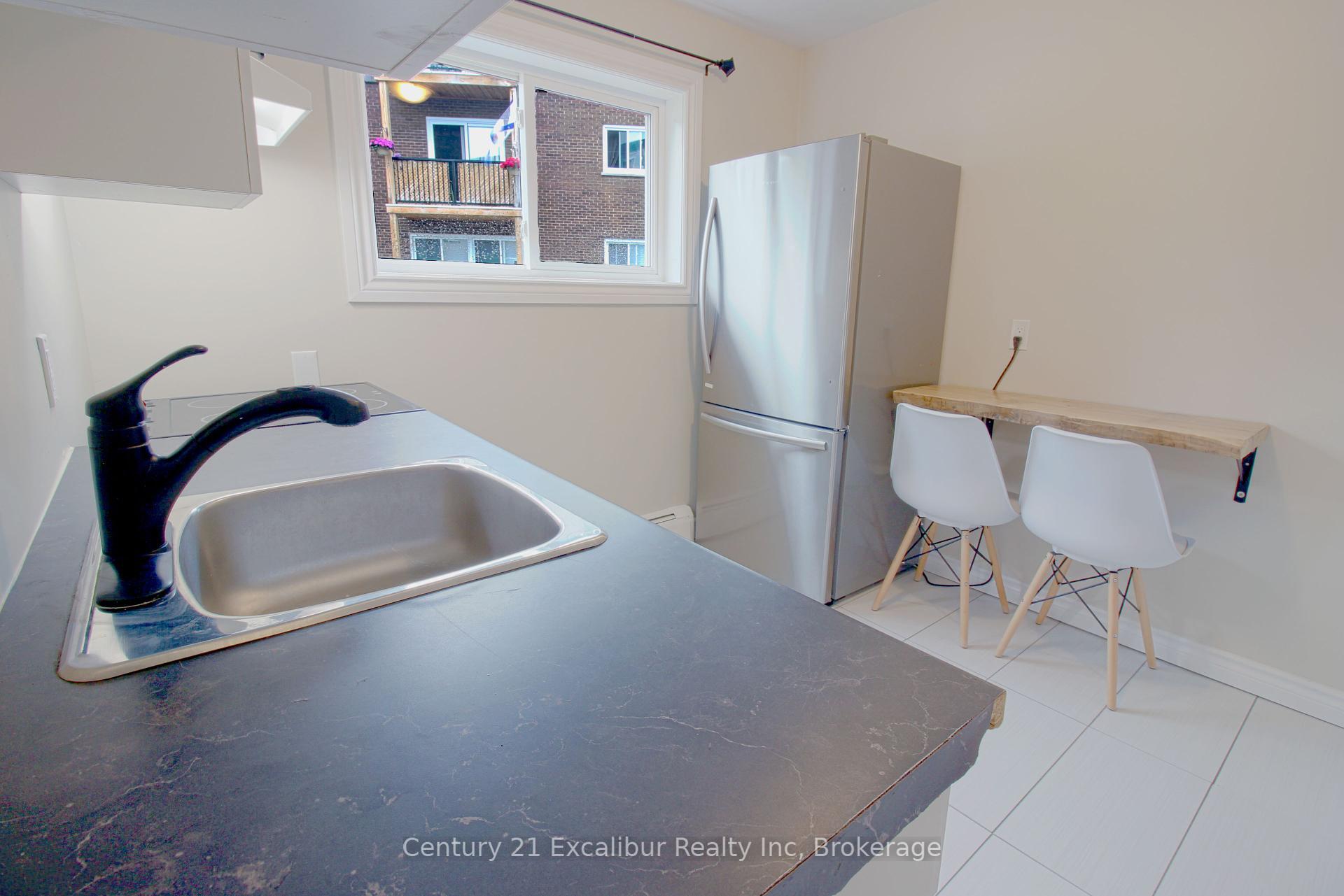 Photo de la propriété:  360 Queen Street E 1  ON N1M 1T4 