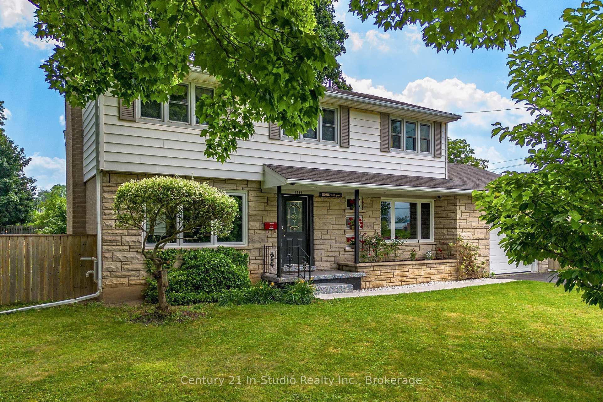 Property Photo: 1515 6th Avenue E ON N4K 2V5
