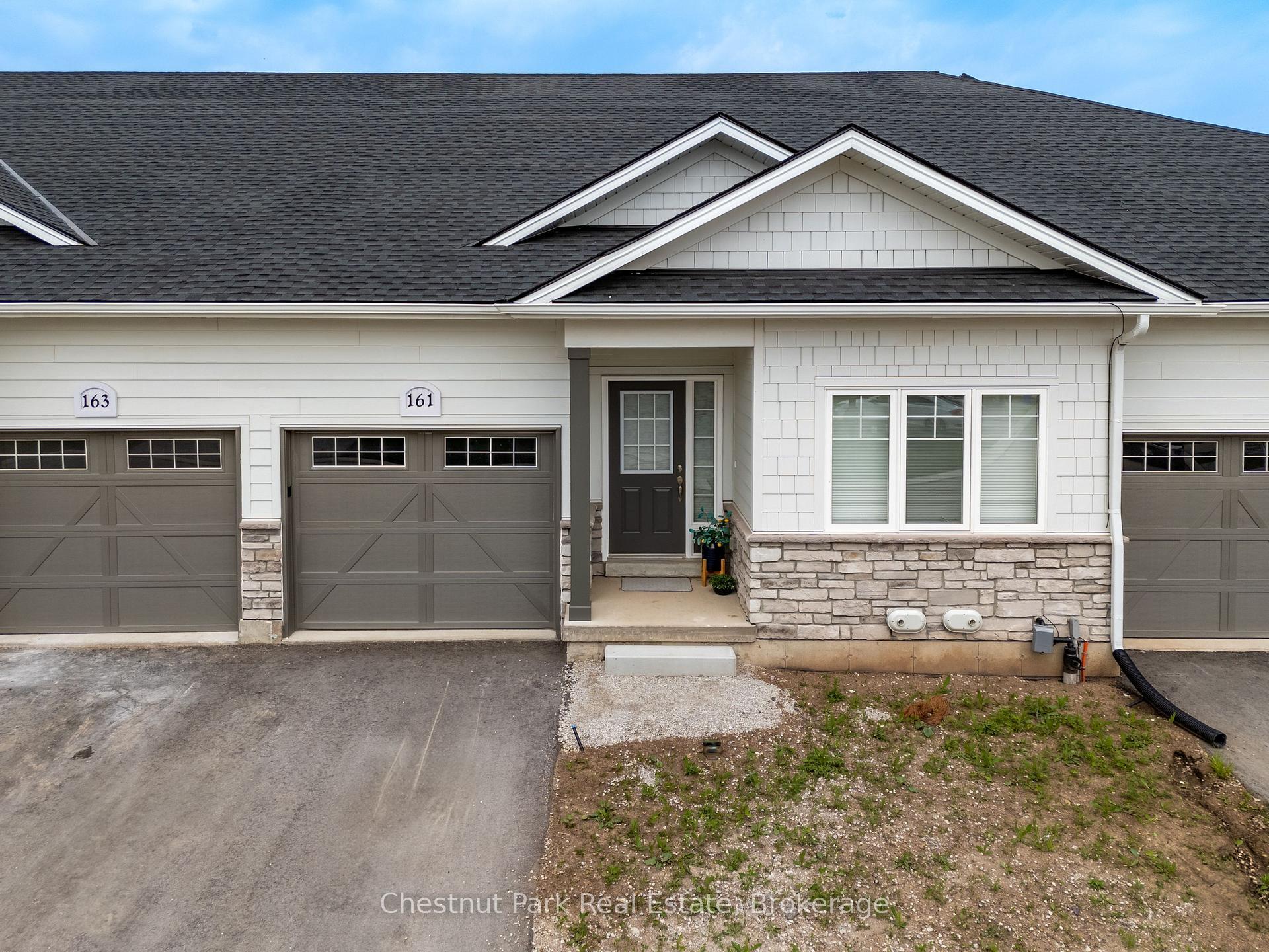 Property Photo: 161 Hawthorn Crescent ON N0H 1S0