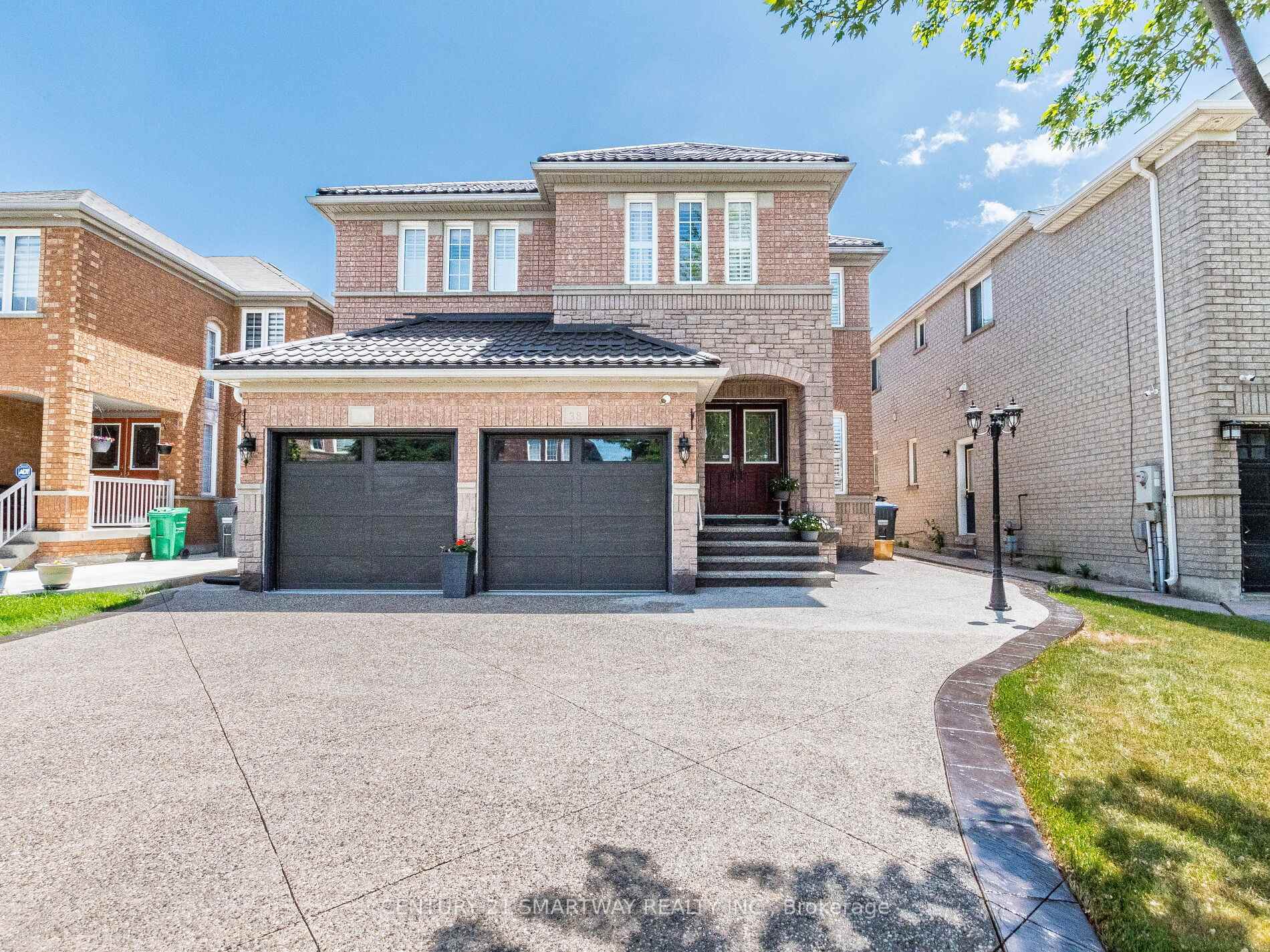 Photo de la propriété:  38 Bottlebrush Drive  ON L6R 2Z5 