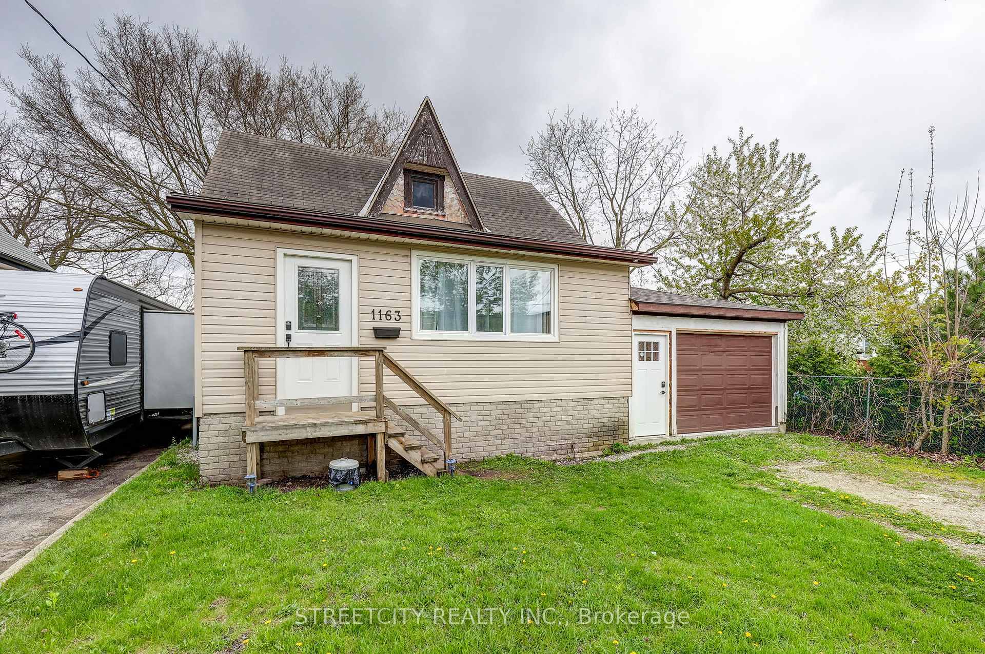 Property Photo: 1163 York Street ON N5W 2T8