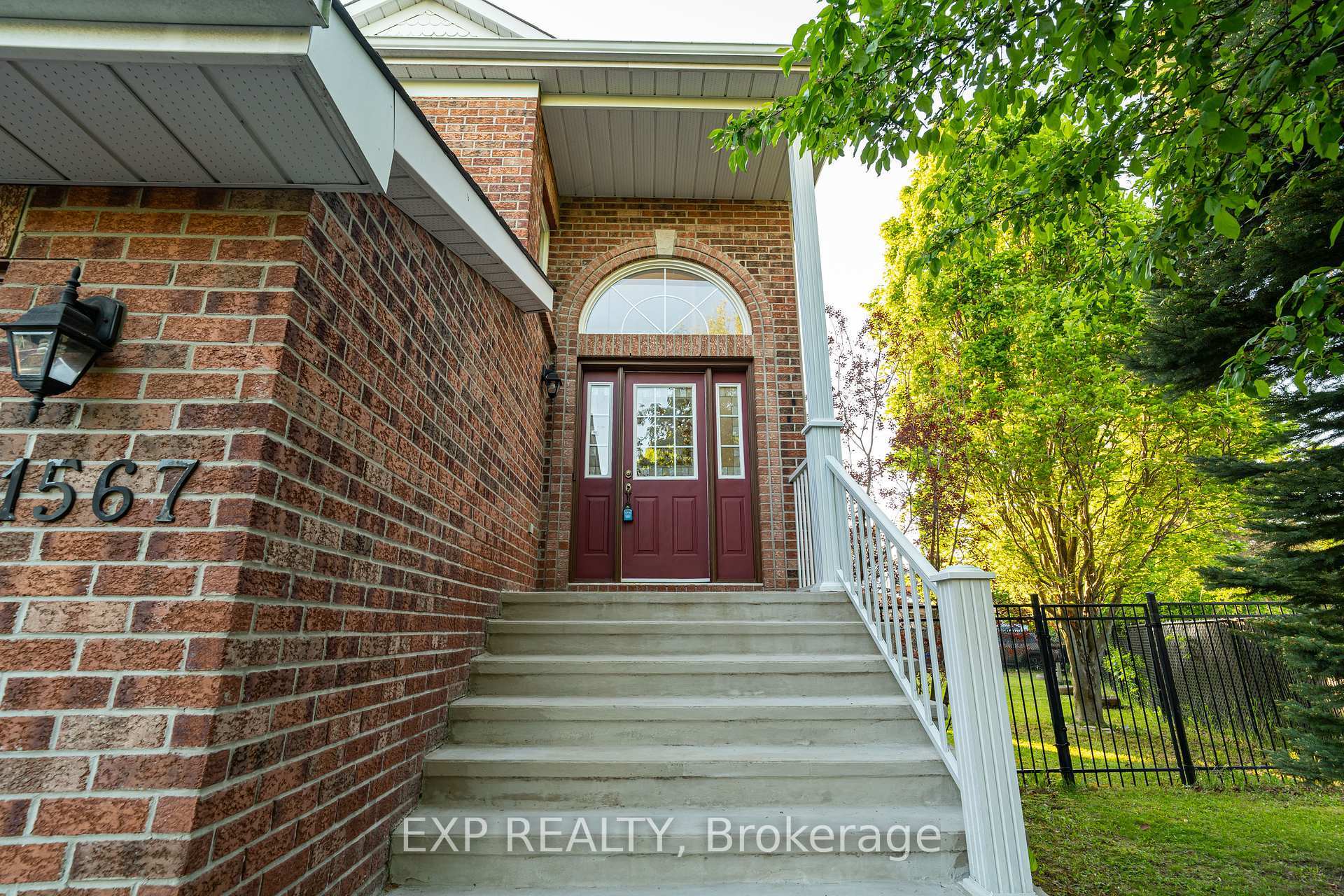 Property Photo: 1567 Rumford Drive ON K4A 4C1