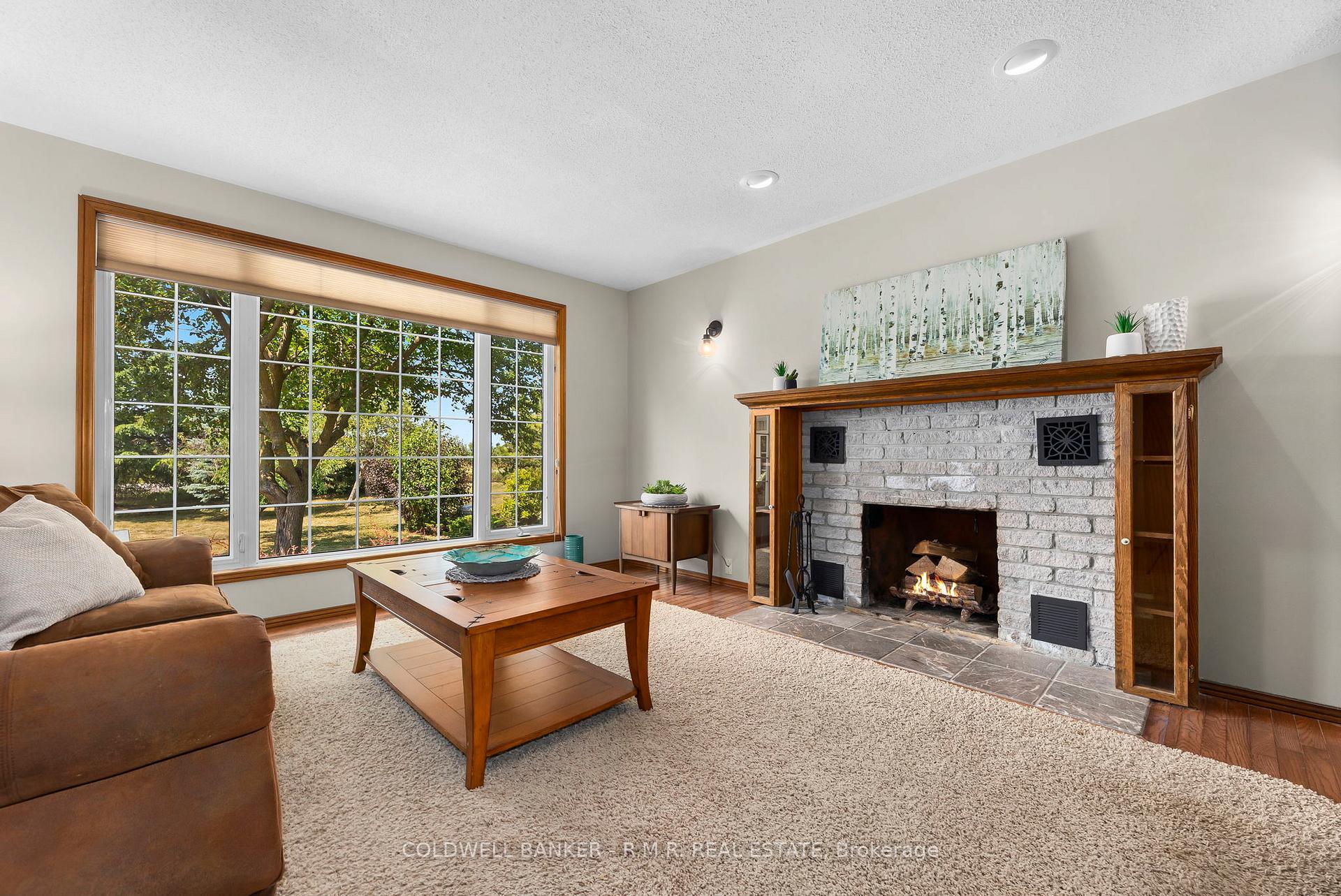Property Photo: 550 Angeline Street N ON K9V 4R1