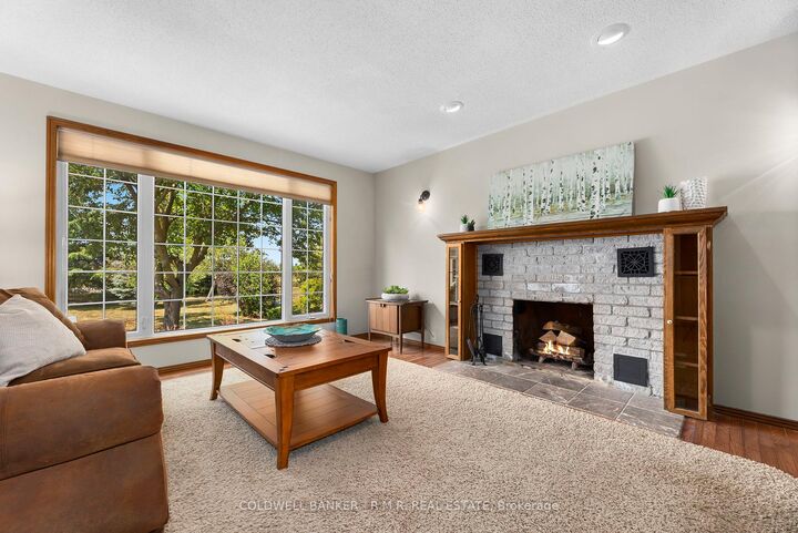 Property Photo: 550 Angeline Street N ON K9V 4R1
