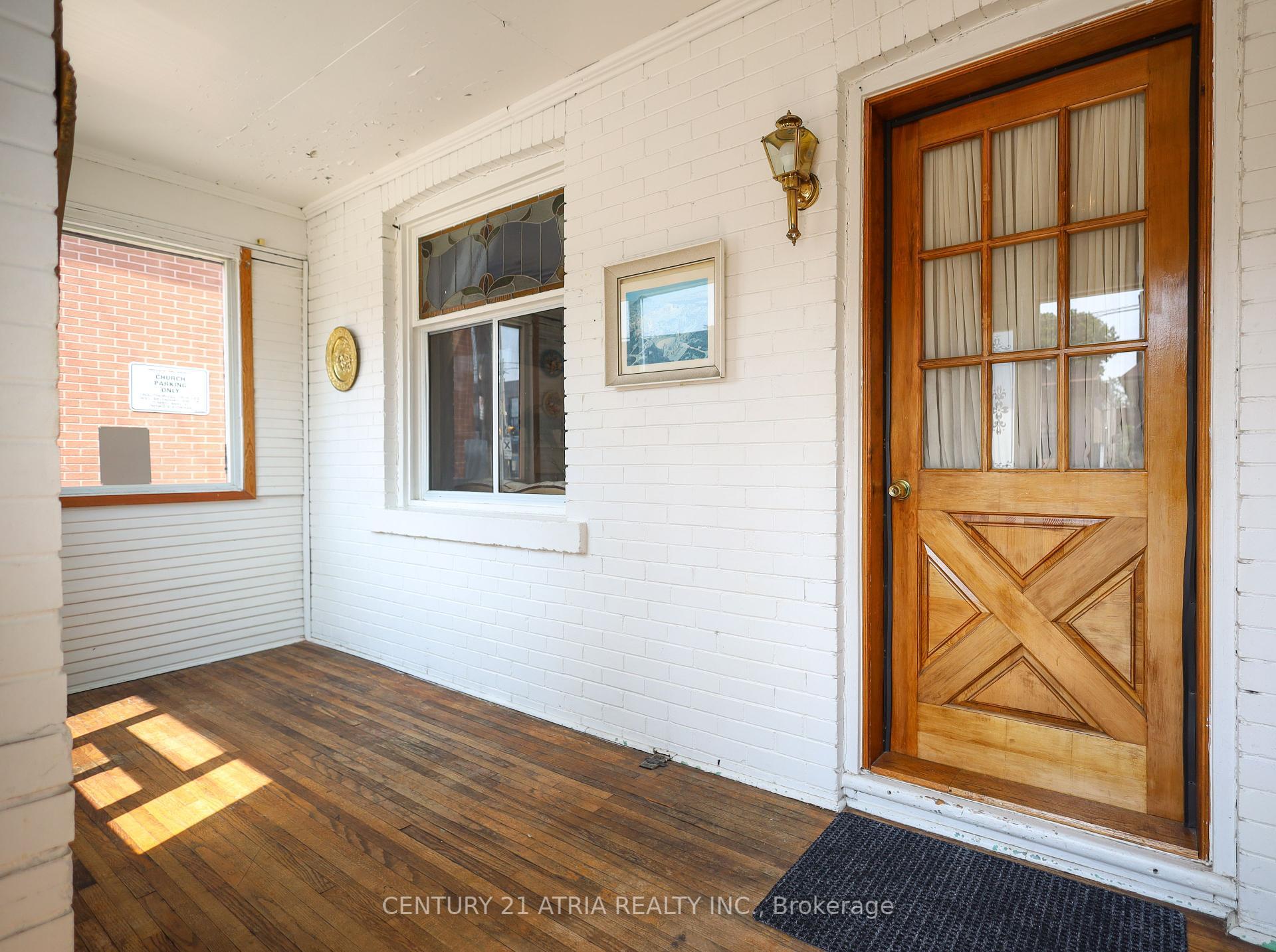 Property Photo:  869 Pape Avenue E  ON M4K 3T7 