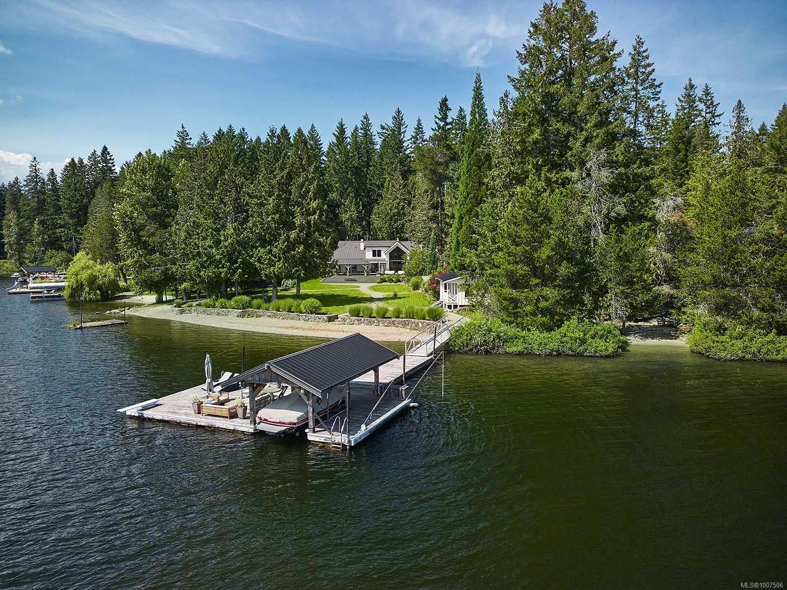 Property Photo: 2062 Butler Ave BC V0R 2W3