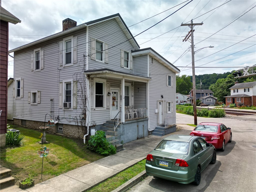 Property Photo:  321 S 5th St  PA 15089 
