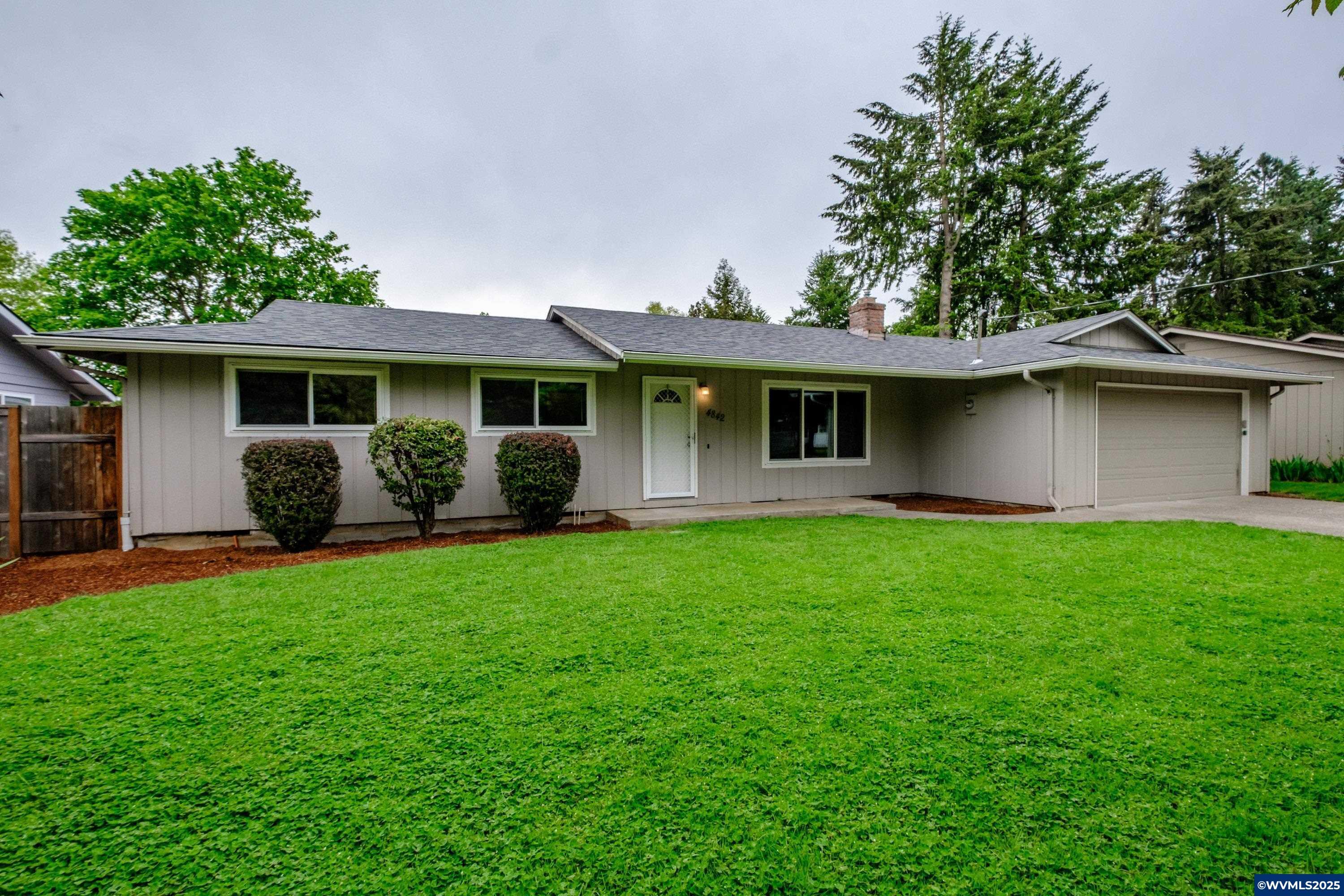 Property Photo:  4842 Lone Oak Rd SE  OR 97302 