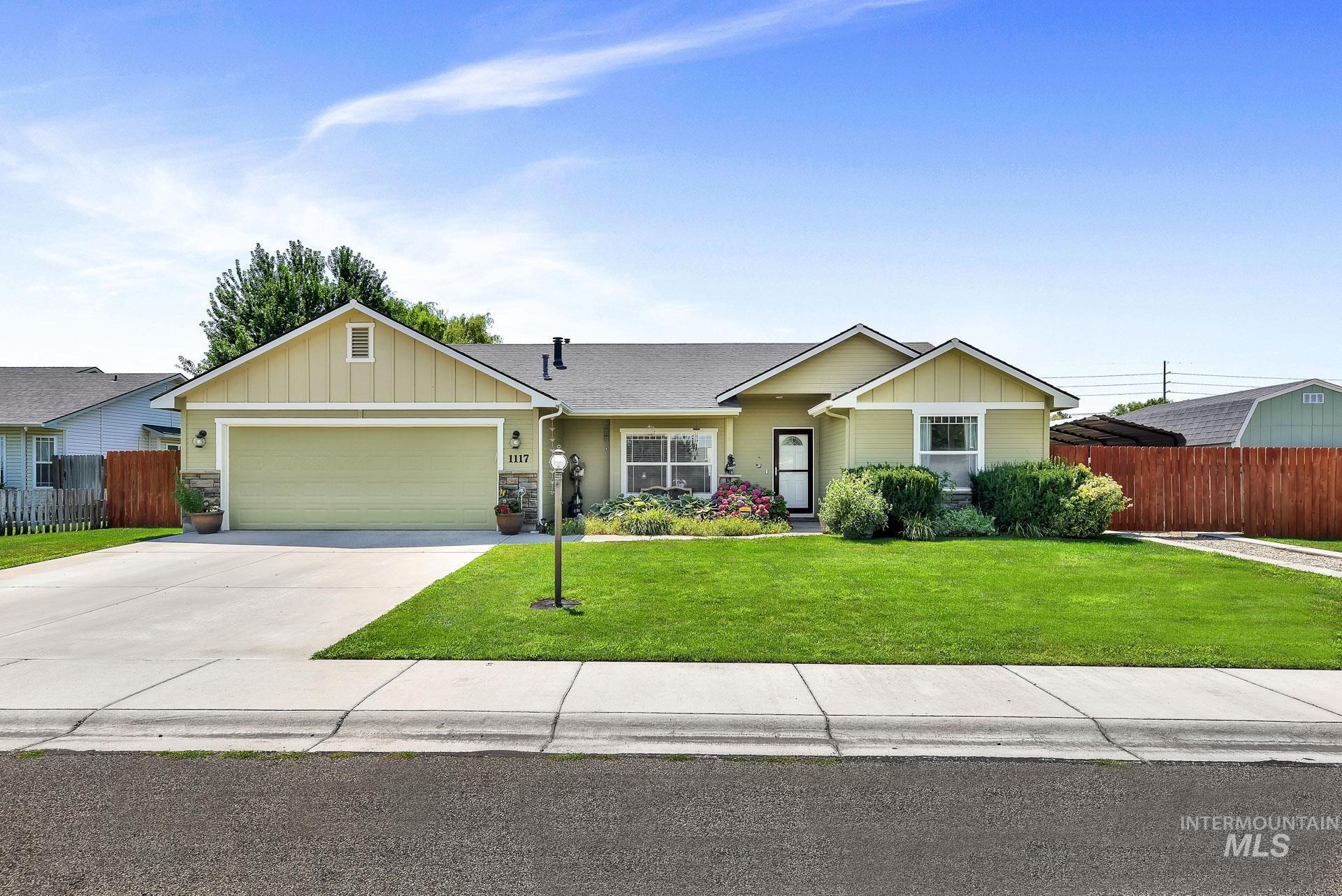 Property Photo: 1117 W Falcon Ave ID 83651