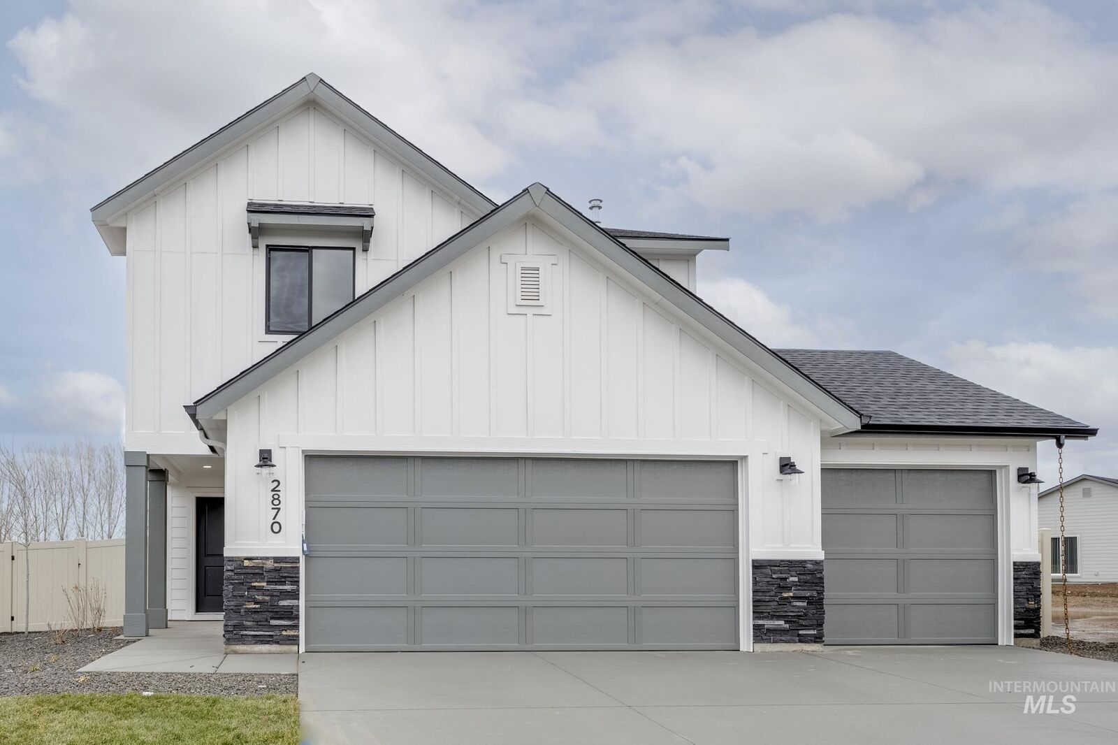Property Photo: 1129 W Bass River Dr ID 83642