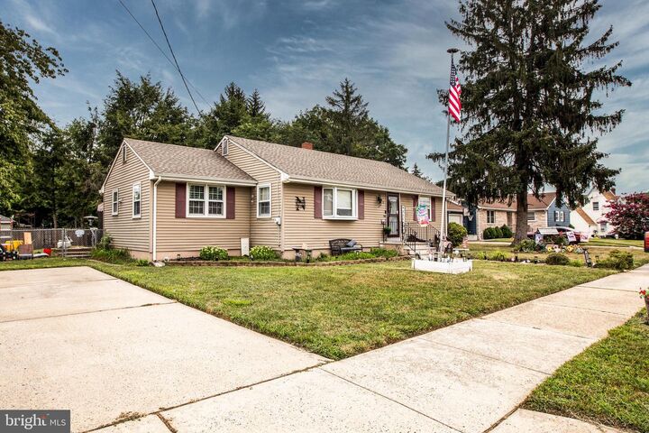 420 Miller Avenue  Hamilton NJ 08610 photo