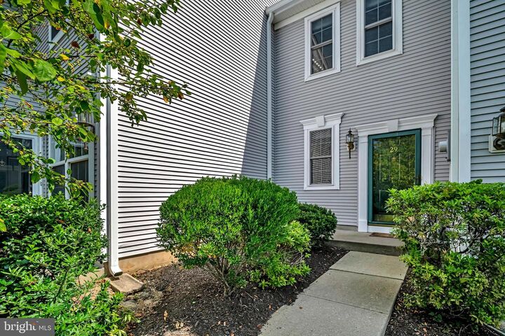 Property Photo:  29 Windsor Pond Road  NJ 08550