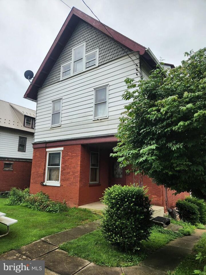 Property Photo: 1036-1040 E King Street PA 17602