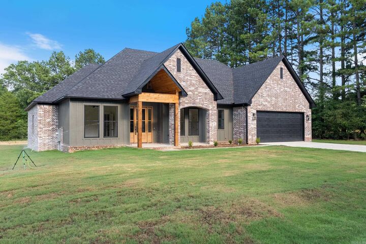 Property Photo: 15 Cardin Cove AR 72058