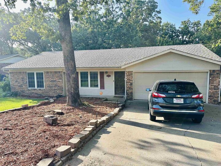 Property Photo:  1901 Osceola Street  AR 72119 