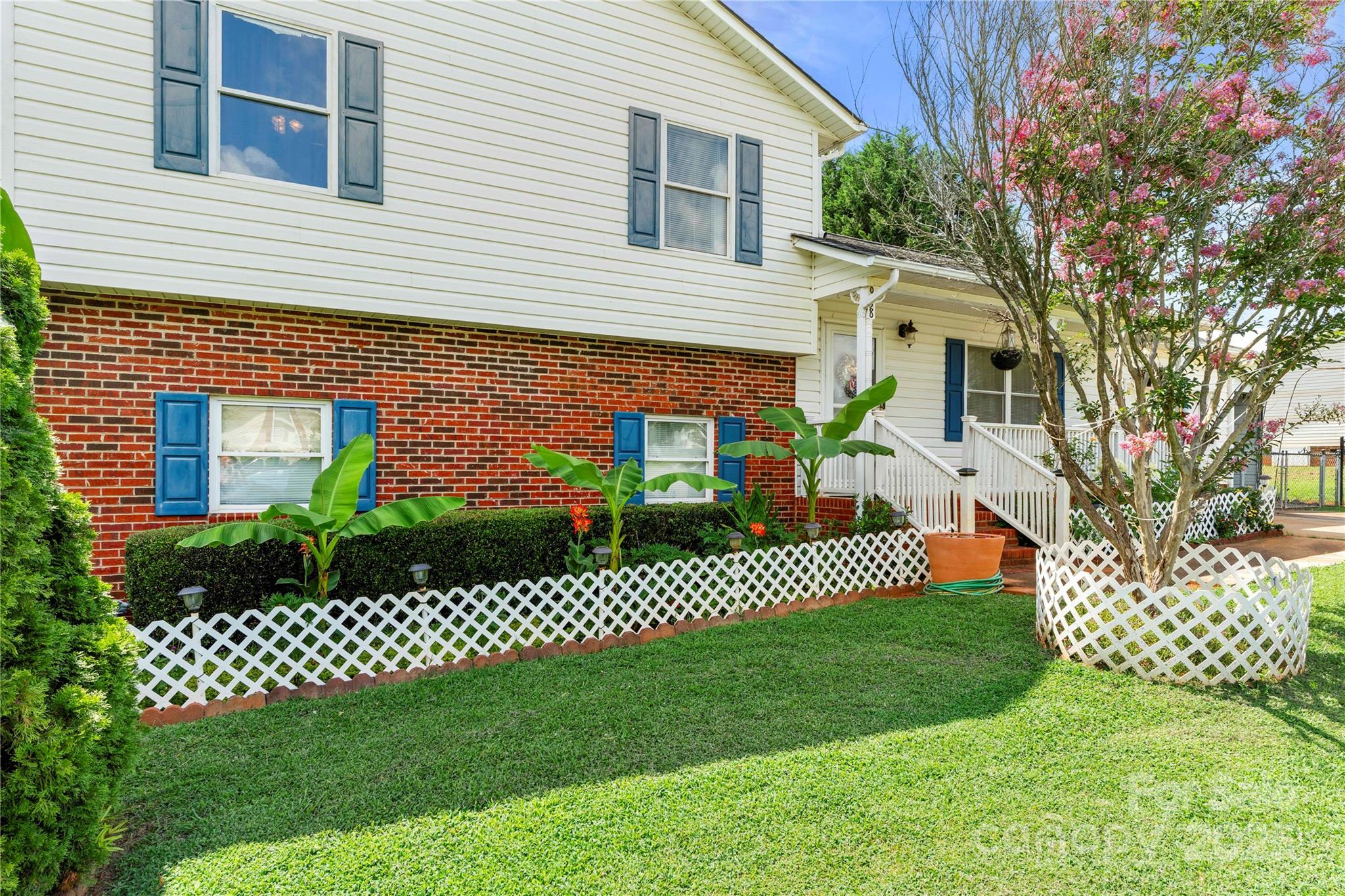 Property Photo: 938 Lyndsey Brook Court NC 28092