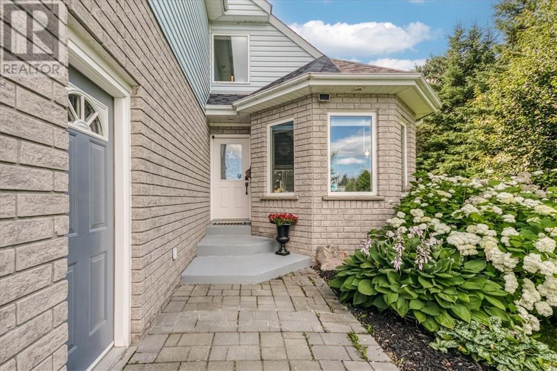 Property Photo: 4057 Concorde Street ON P3A 1Y1