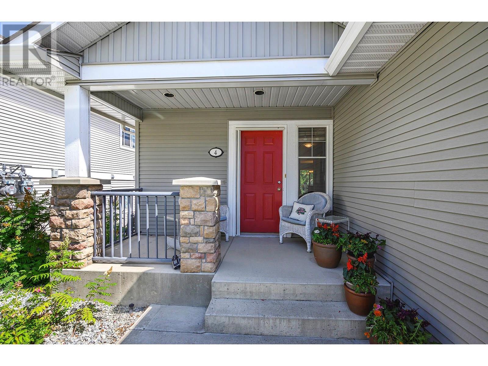 Property Photo:  1855 Hillside Drive 4  BC V2E 0A2 