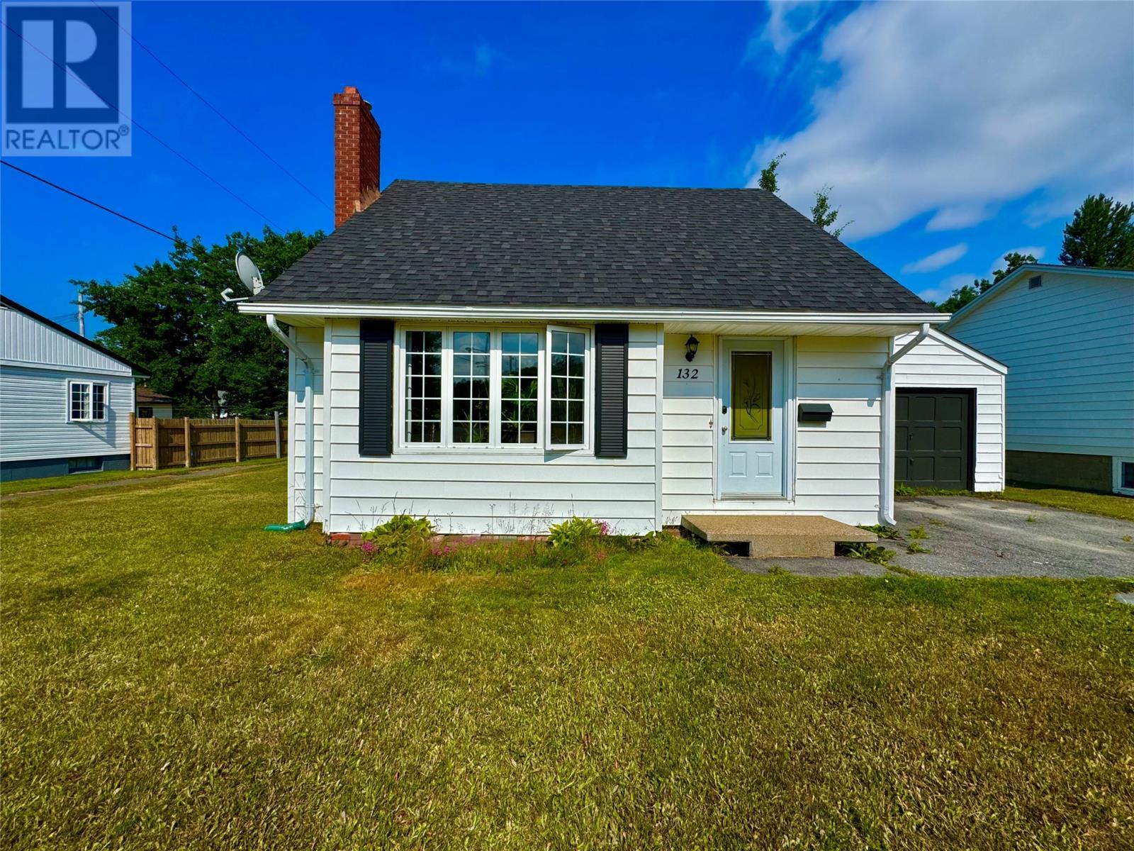 132 Elizabeth Drive  Gander NL A1V 1H1 photo