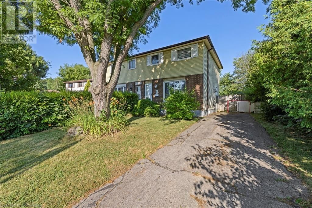 Property Photo:  8 Gerrick Court  ON L9C 6H2 