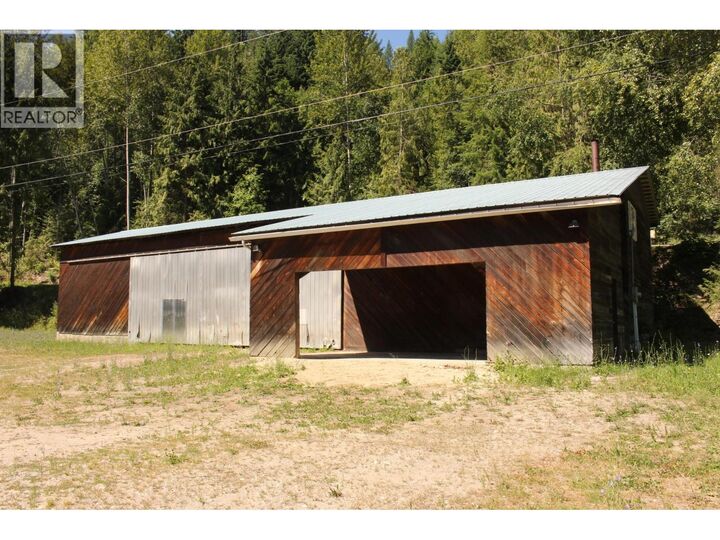 1531 Mountain Ridge Road  Robson BC V1N 4S2 photo
