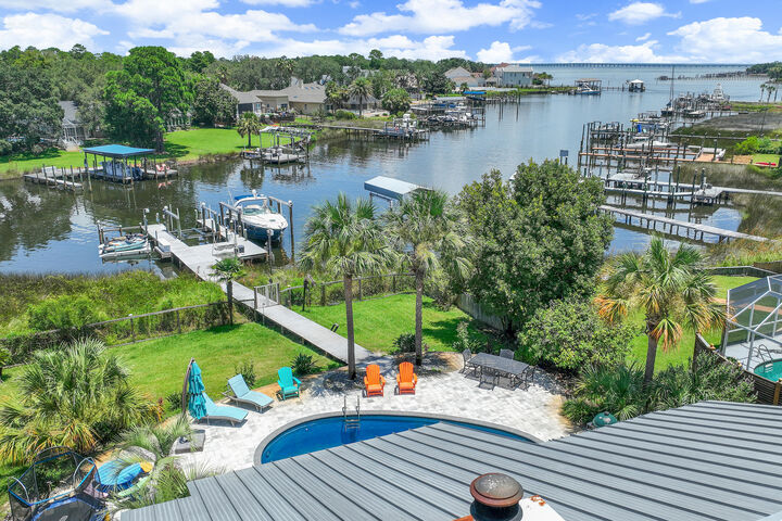 Property Photo: 142 Indian Bayou Drive FL 32541