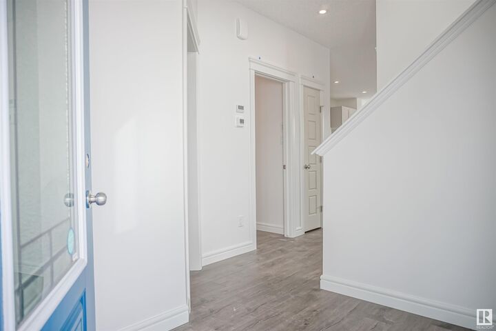 Property Photo: 1182 South Creek Wynd AB T7Z 2Z1