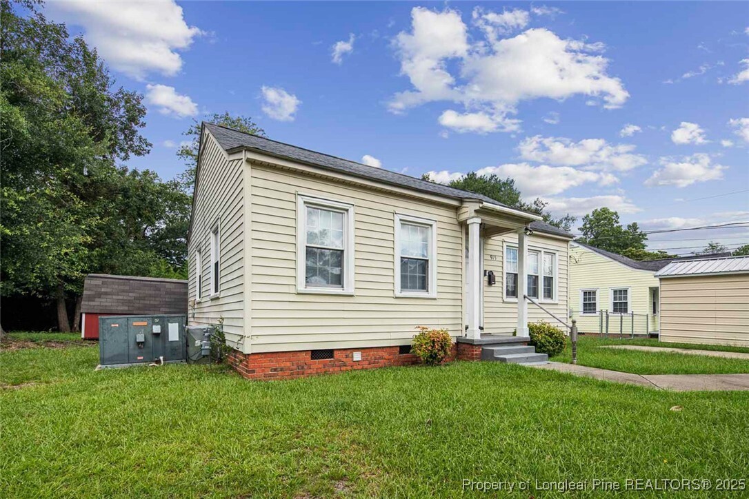 Property Photo: 915 Anarine Road NC 28303
