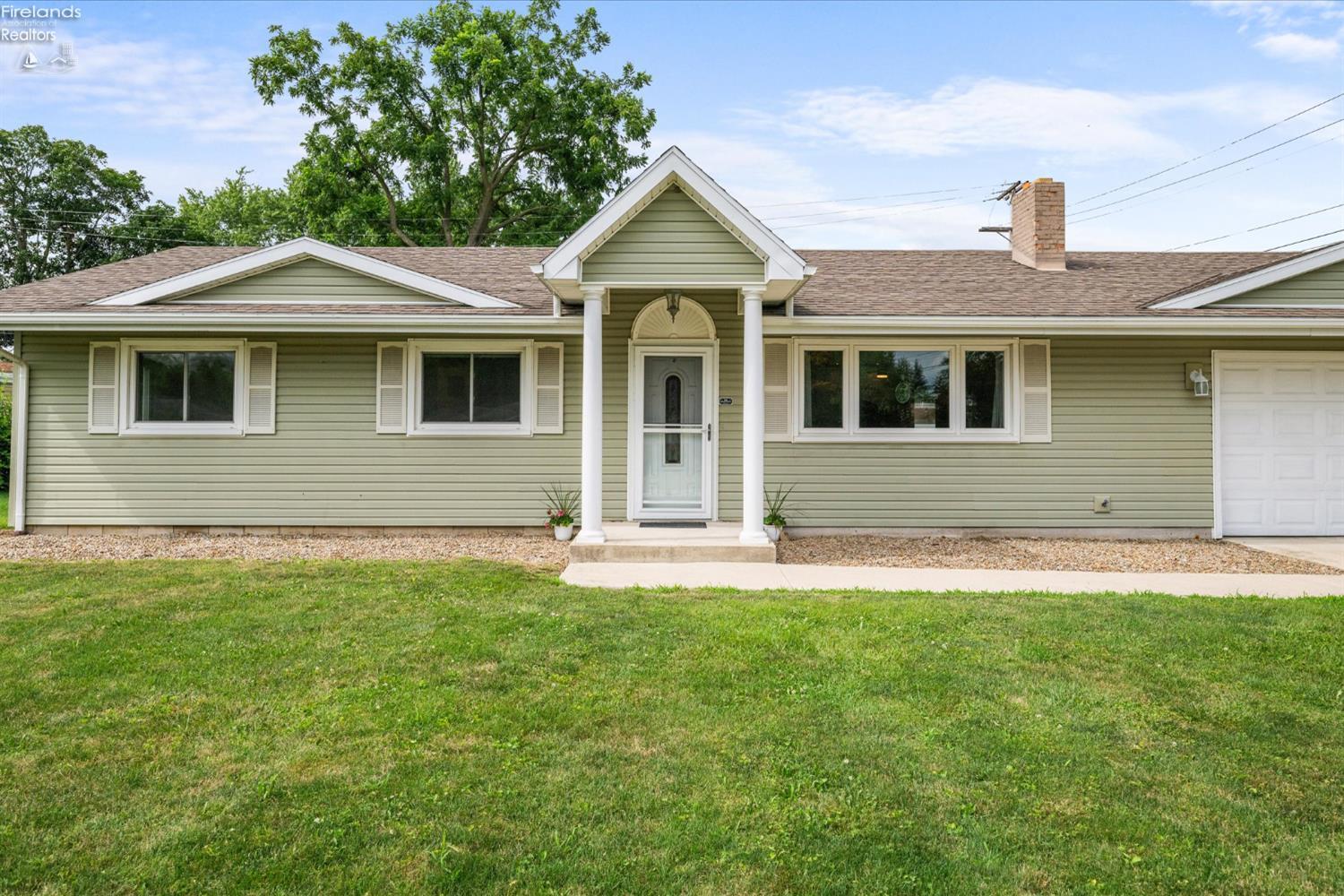 Property Photo: 1538 Sunrise Boulevard OH 43420