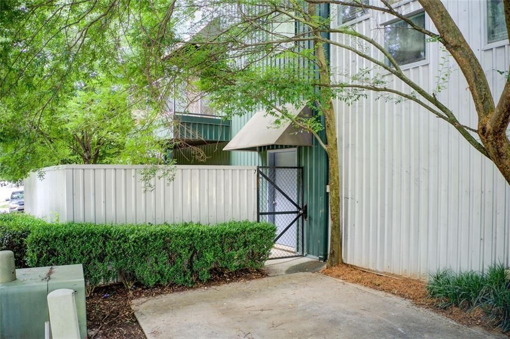 Property Photo:  241 Maynard Terrace SE 7  GA 30316 