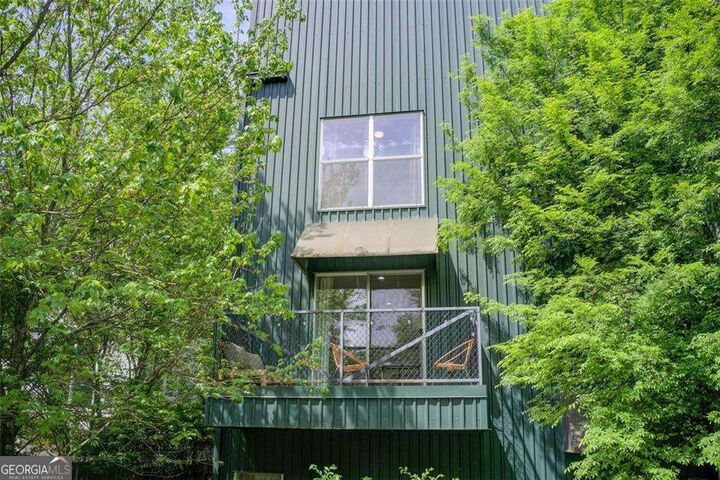 Property Photo: 241 Maynard Terrace SE 7 GA 30316