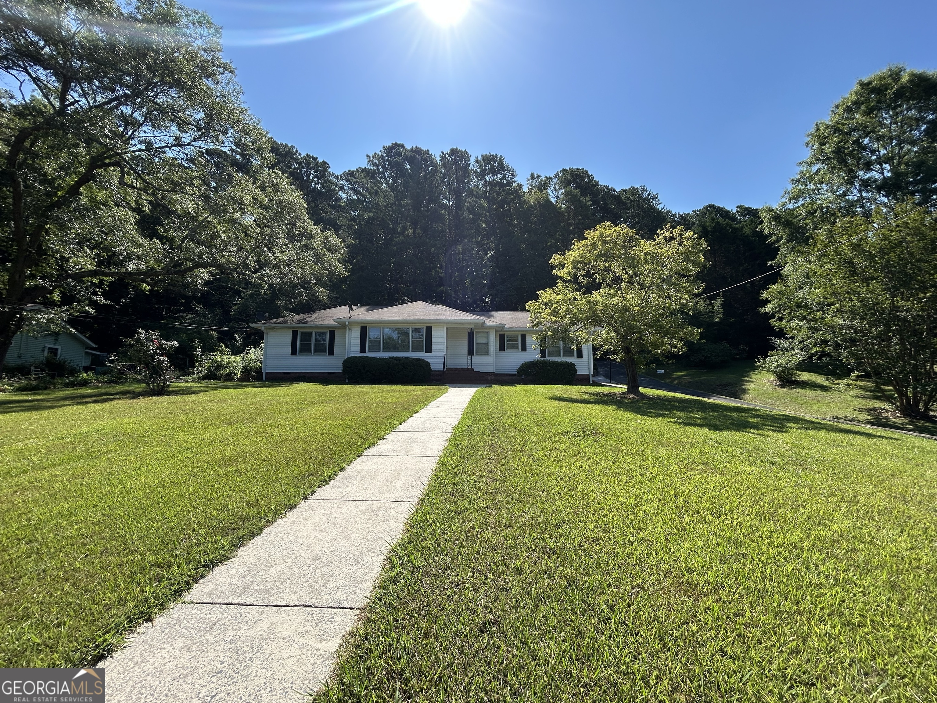 Property Photo: 225 Blacks Bluff Road SW GA 30161