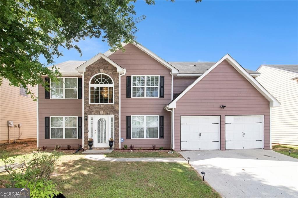 Property Photo: 511 Princeton Drive Drive GA 30268
