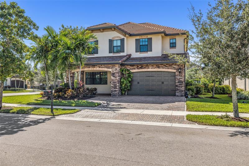 Property Photo:  11300 Horizon Rd  FL 33076 
