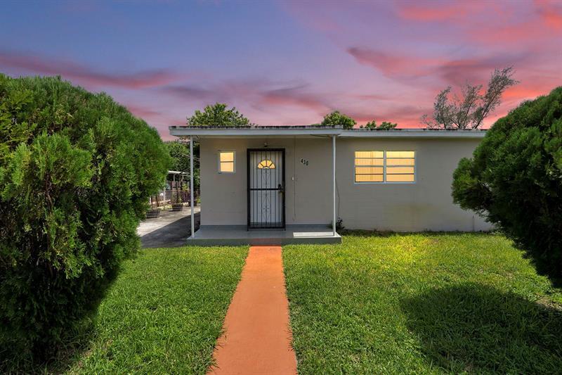 430 NW 133rd St  North Miami FL 33168 photo