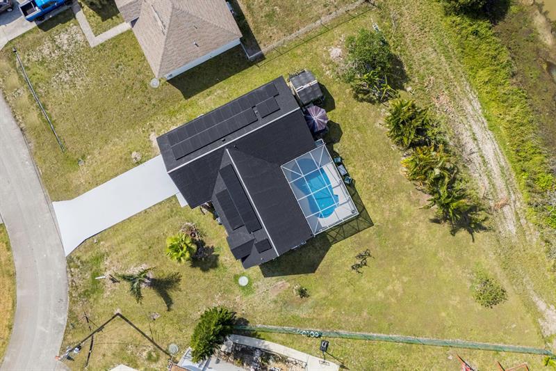 Property Photo: 601 SW Icon Avenue FL 34953