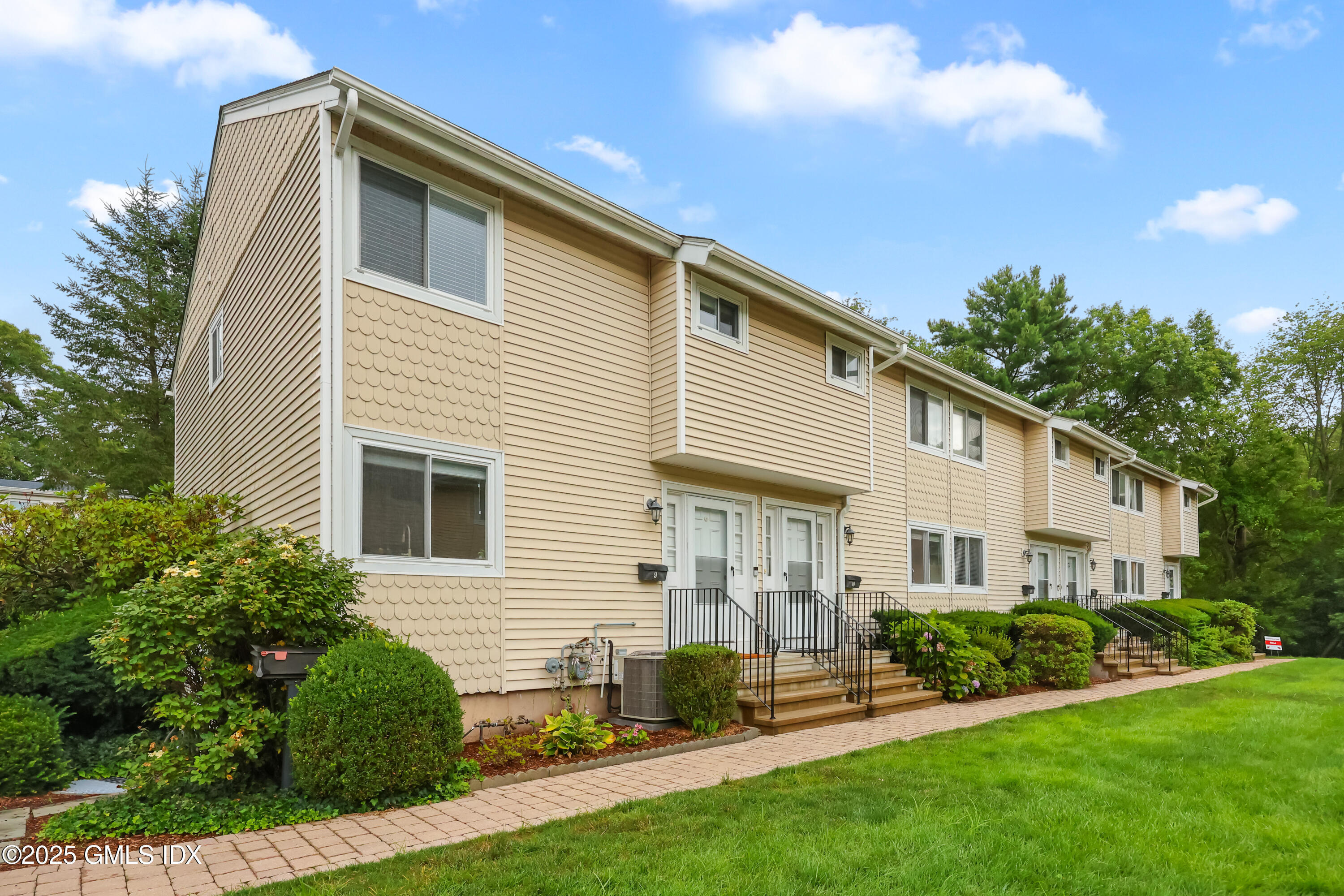 Property Photo: 75 Cos Cob Avenue 10 CT 06807