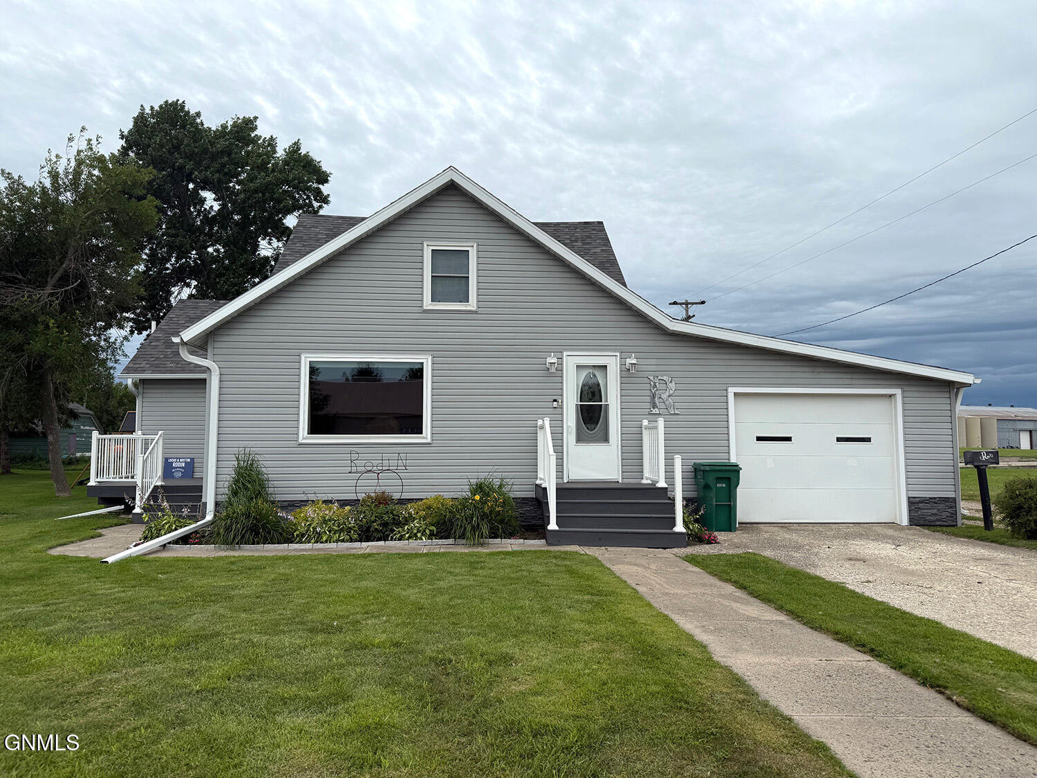 Property Photo: 305 3rd Street ND 58466