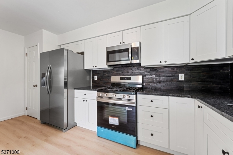 Property Photo:  15 Cedar Ct  NJ 08822 