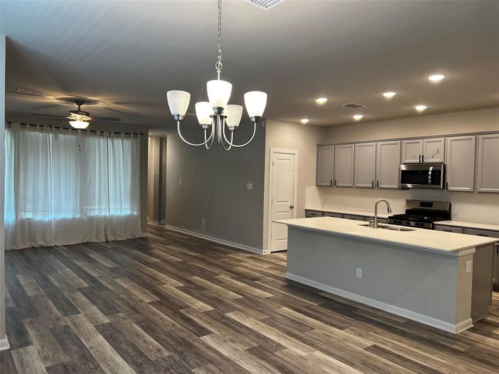 Property Photo:  4929 Blackburn Lane  TX 77583 