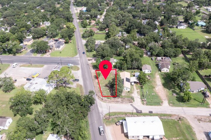 Property Photo: 404 N Wharton Street TX 77437