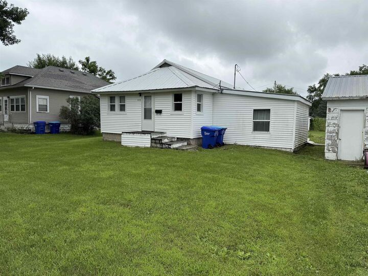Property Photo:  115 SW 10th Avenue  IA 50662 