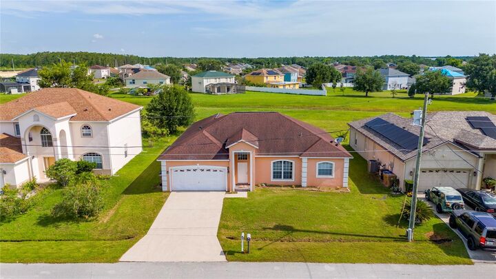 Property Photo: 357 Aldershot Court FL 34758