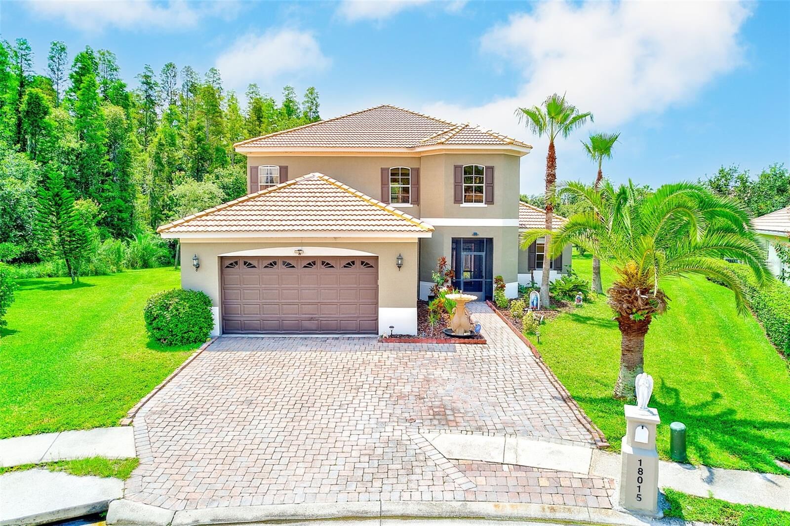 Property Photo:  18015 Lanai Isle Drive  FL 33647