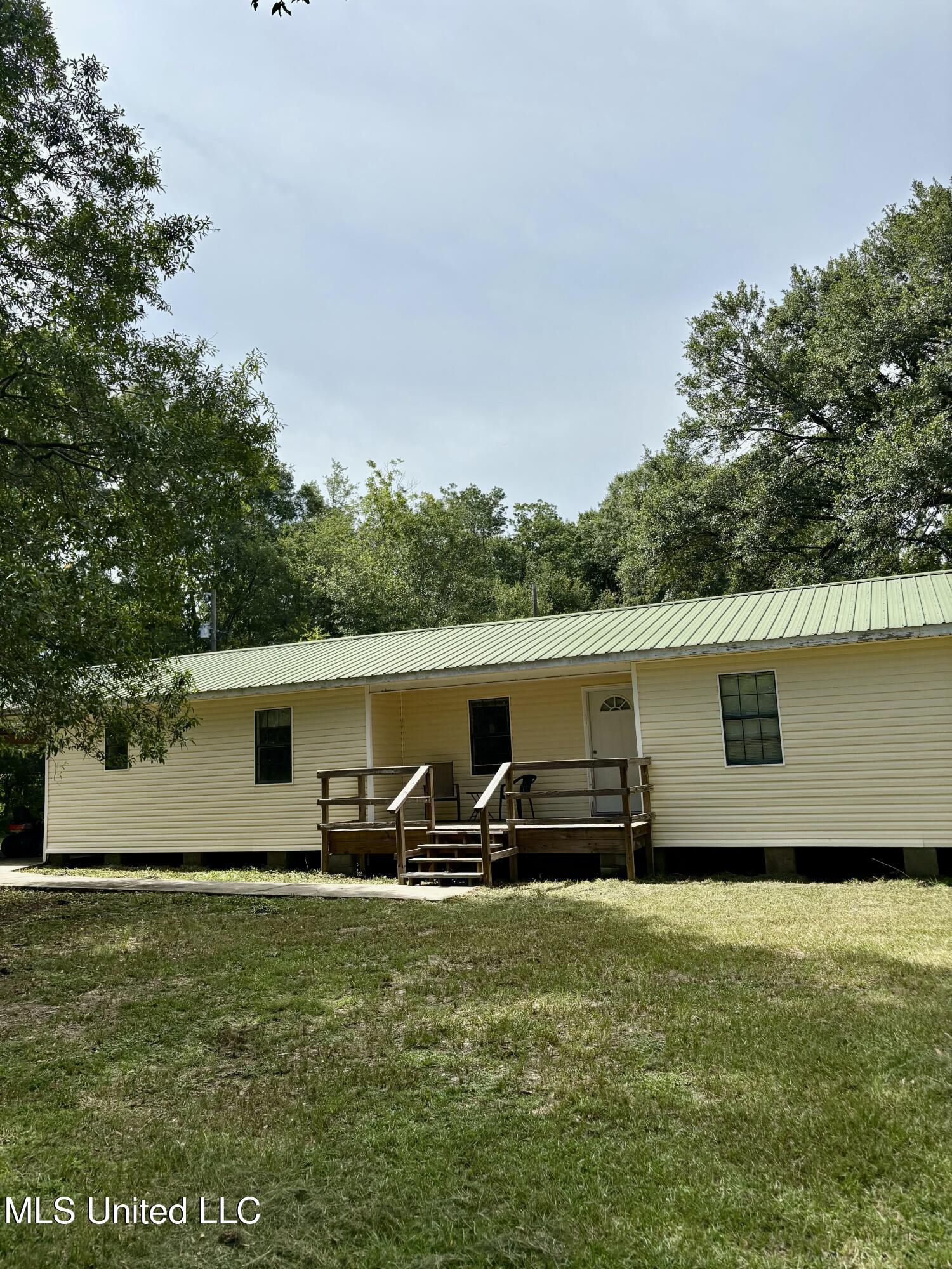 Property Photo: 110 Tom Stringfellow Road MS 39452